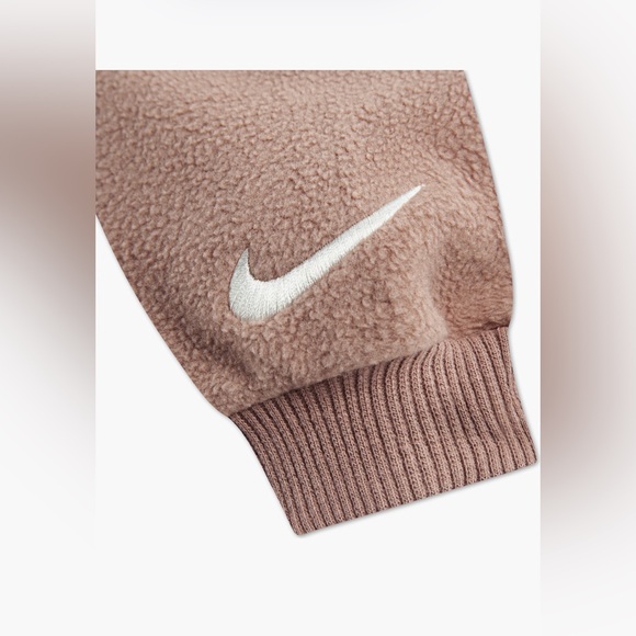 Nike Cozy and Comfort Hoodie and Joggers - Picture 5 of 5